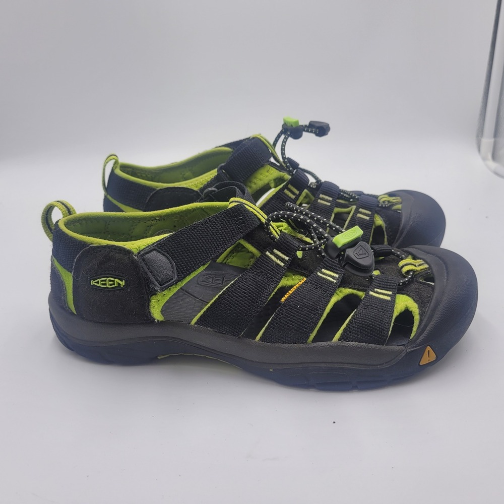 Keen Newport H2 Sandals Black Lime Green Waterproof Hiking Shoes Mens 6 Gorpcore